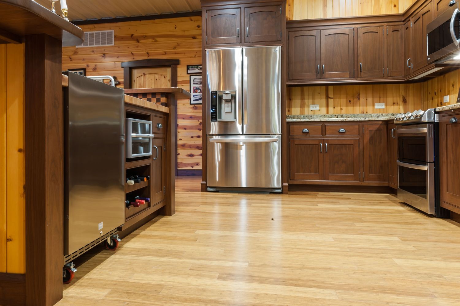 20180427_PrairieWoodworks_AmbuehlKitchen_Interiors-16