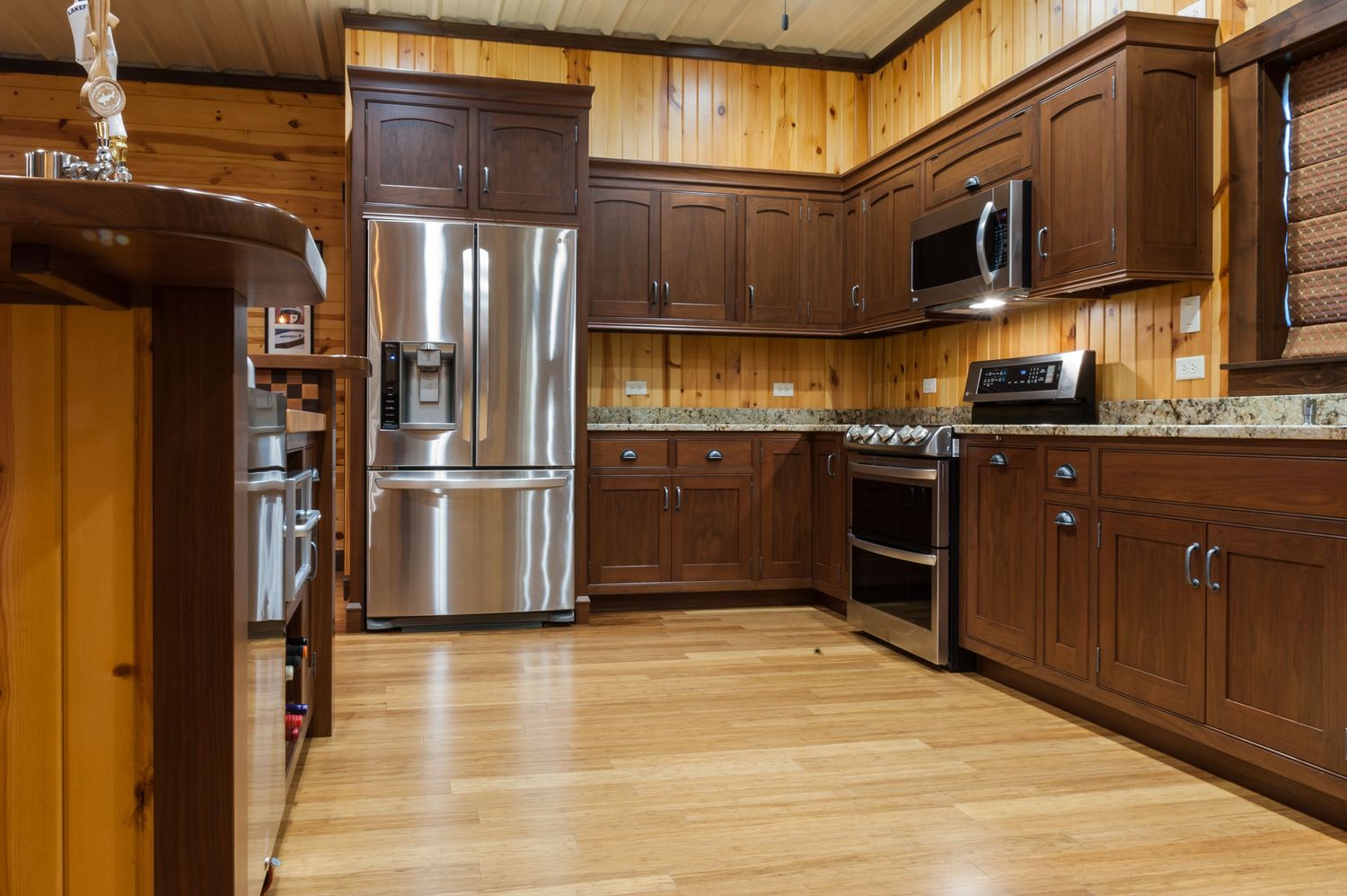 20180427_PrairieWoodworks_AmbuehlKitchen_Interiors-15