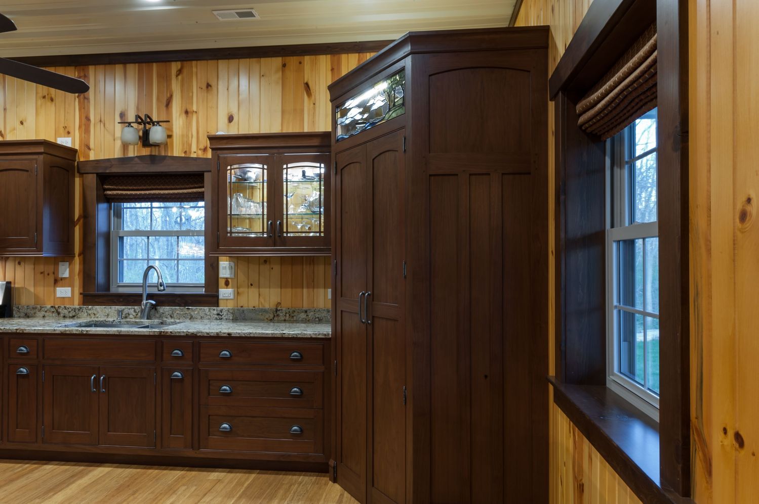 20180427_PrairieWoodworks_AmbuehlKitchen_Interiors-42