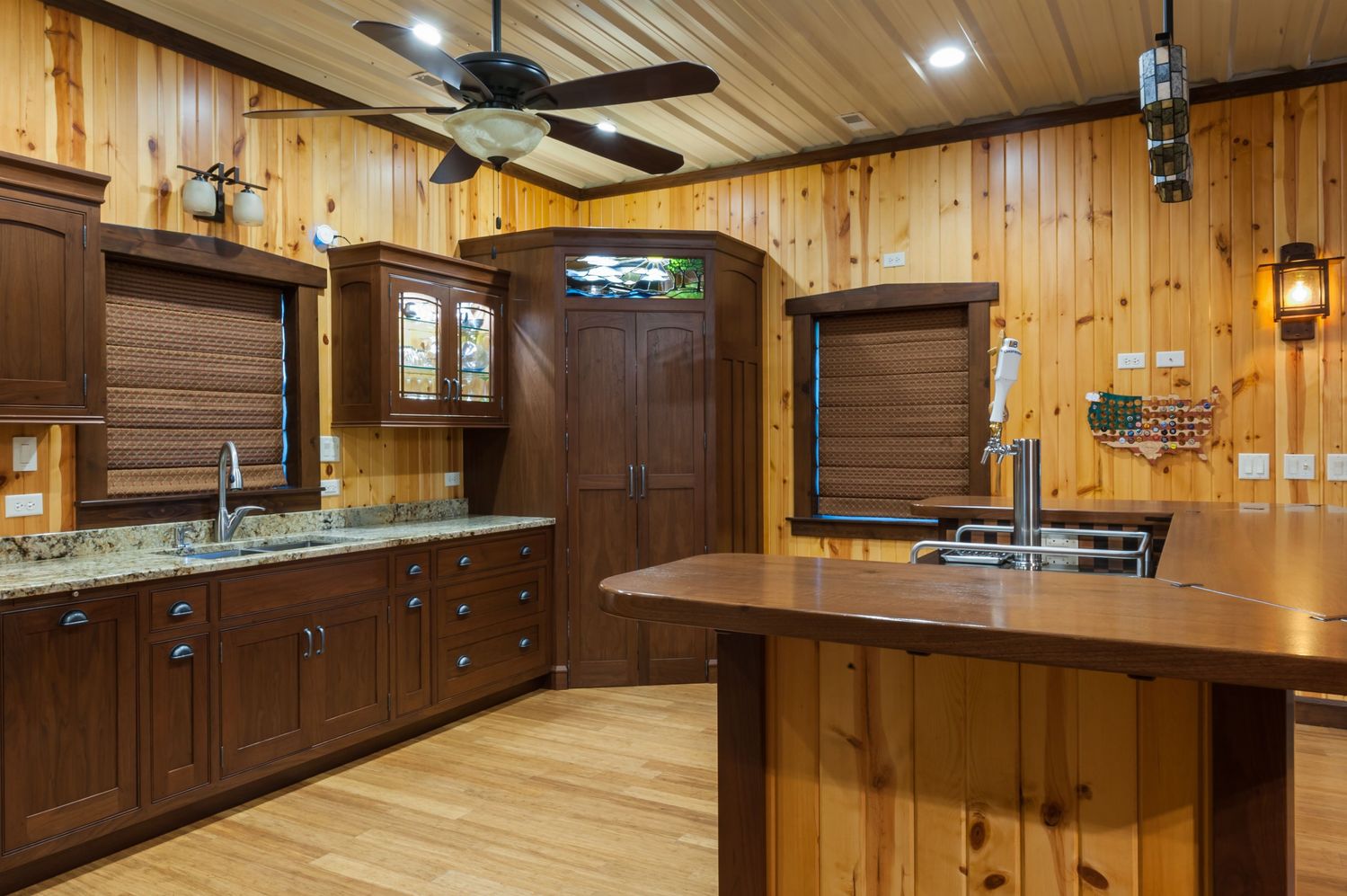 20180427_PrairieWoodworks_AmbuehlKitchen_Interiors-9