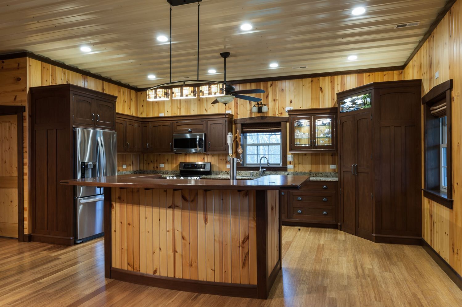20180427_PrairieWoodworks_AmbuehlKitchen_Interiors-33