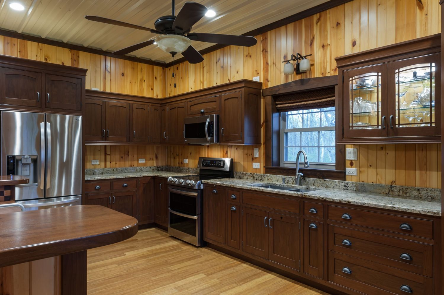 20180427_PrairieWoodworks_AmbuehlKitchen_Interiors-41