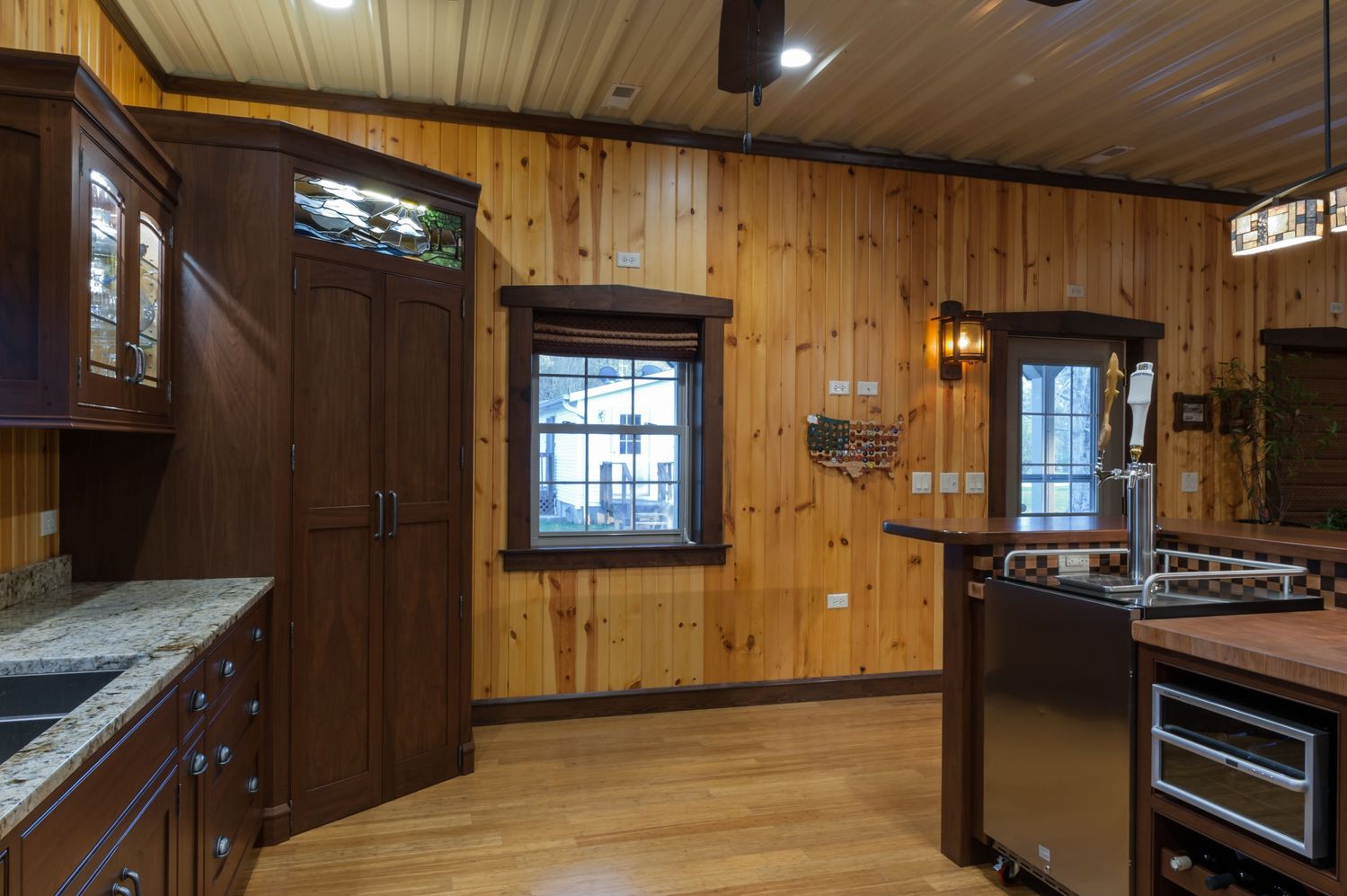 20180427_PrairieWoodworks_AmbuehlKitchen_Interiors-43