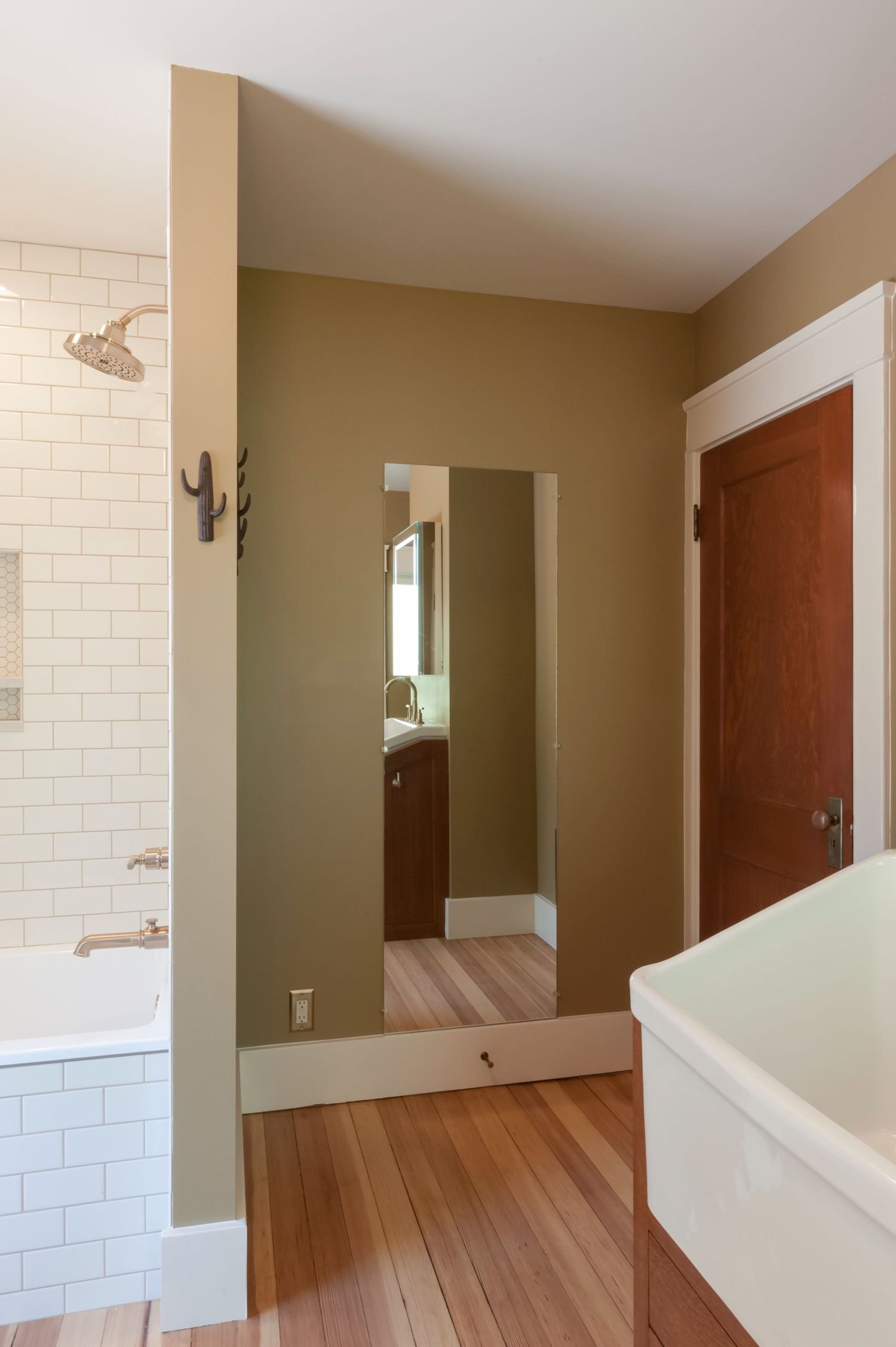 20210622_LandmarkCR_AmbuehlBathrooms-8