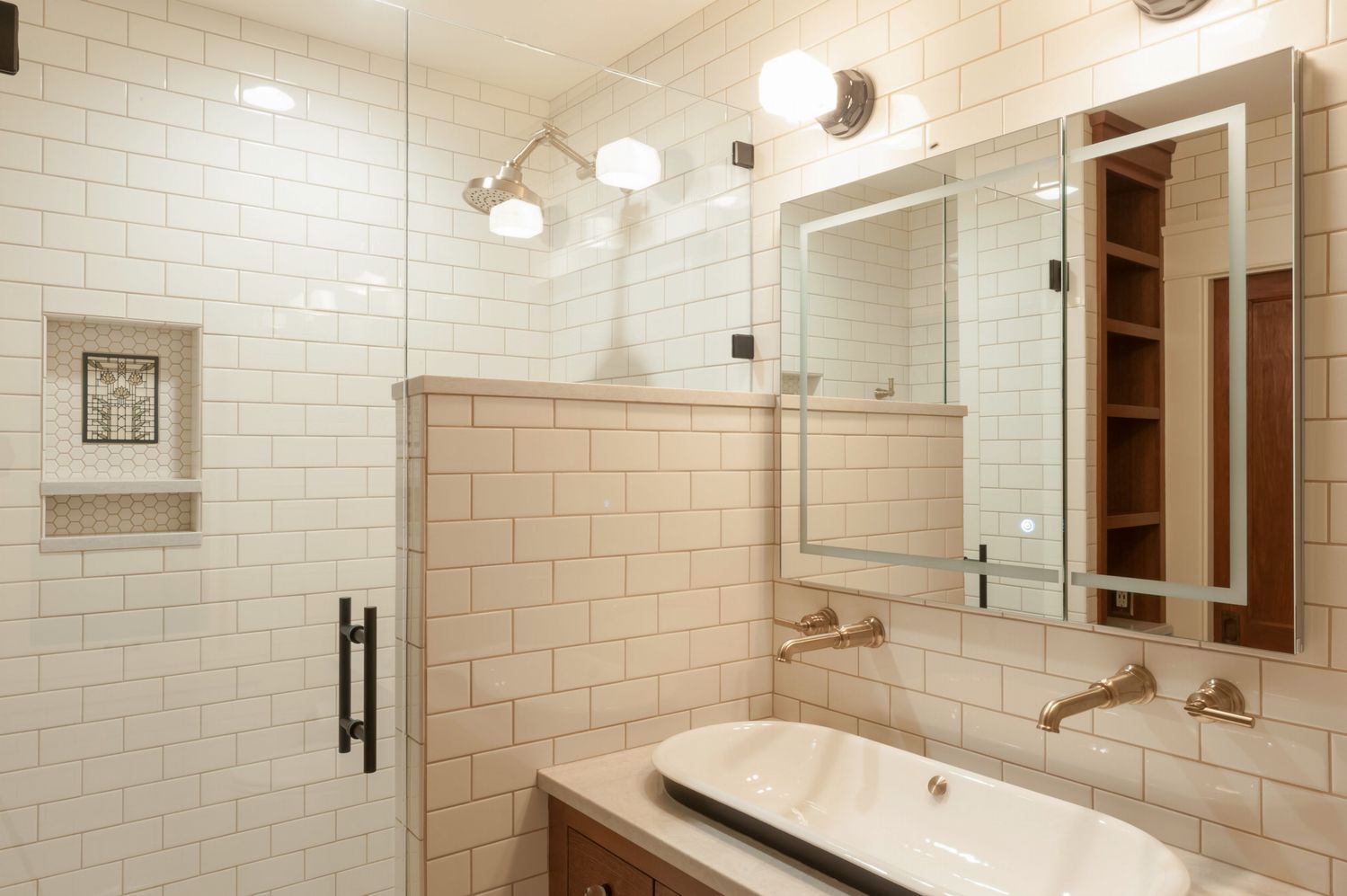 20210622_LandmarkCR_AmbuehlBathrooms-33