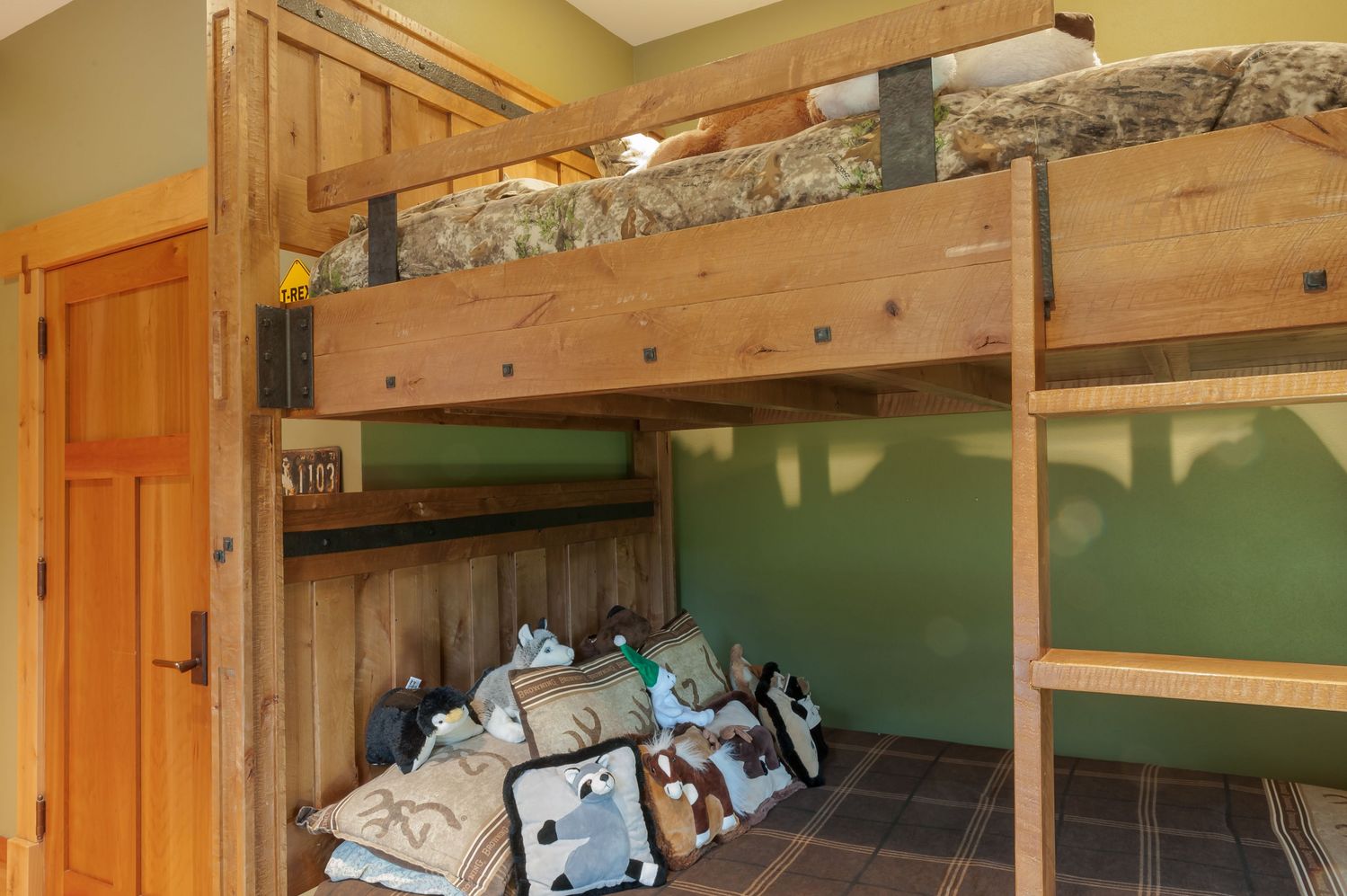 20190413_PrairieWoodworks_Novotny_Home_Furniture-27