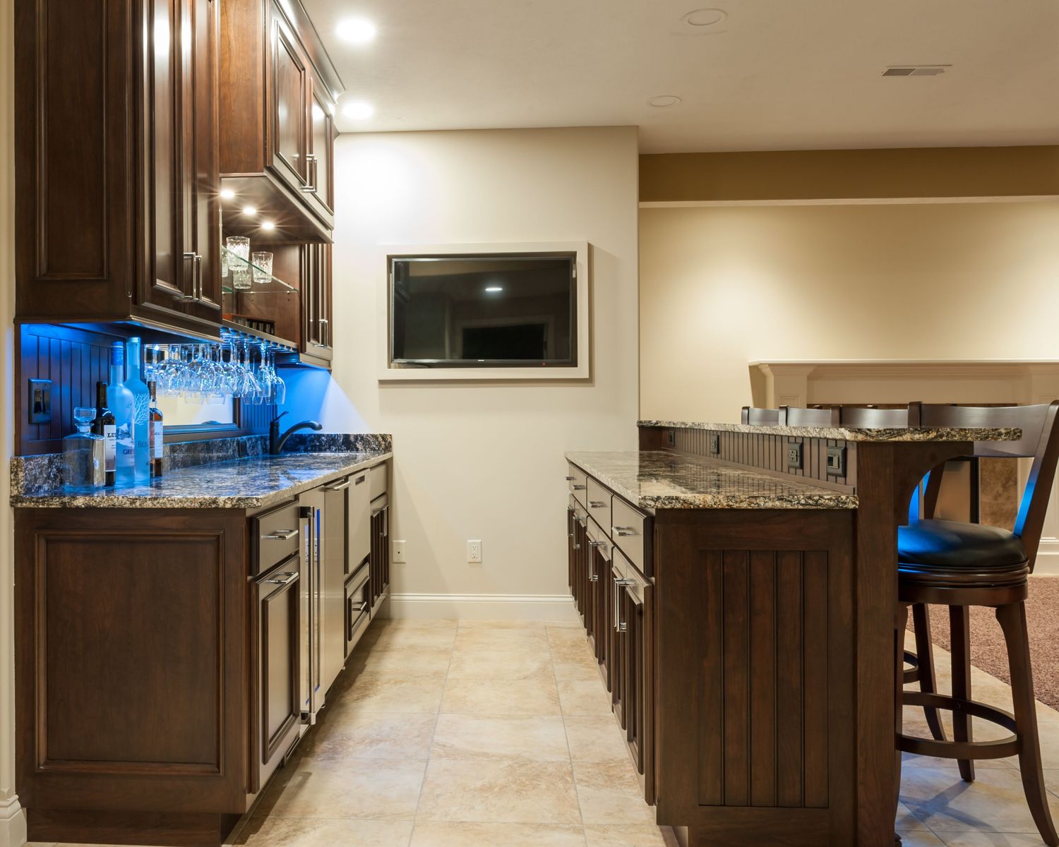 20180425_PrairieWoodworks_LukeAnderson_HomeBasementBar-14