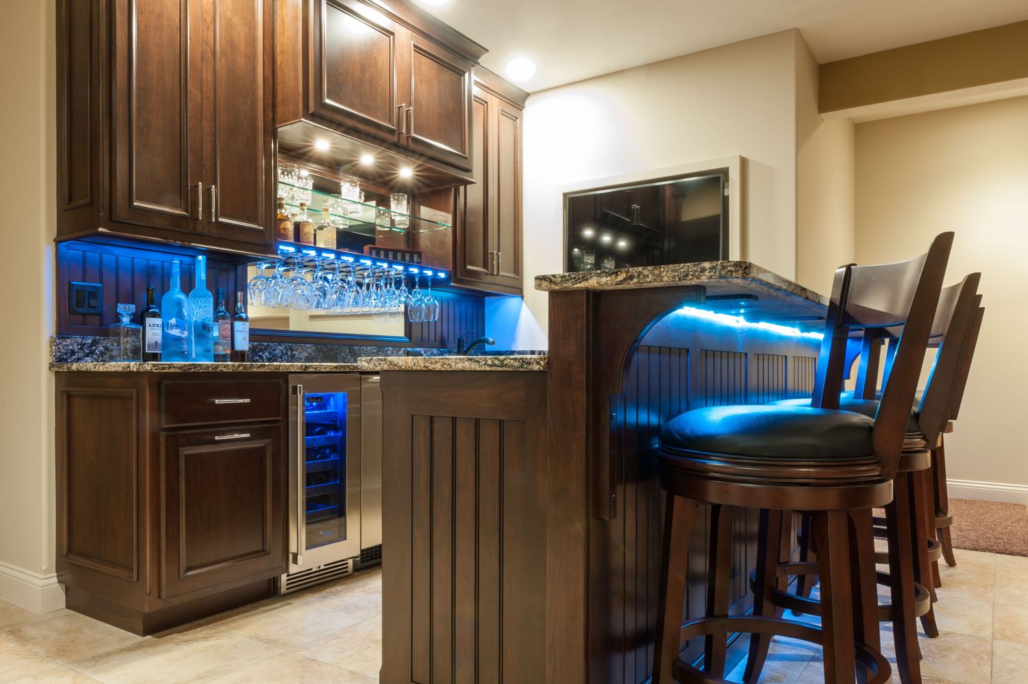 20180425_PrairieWoodworks_LukeAnderson_HomeBasementBar-18