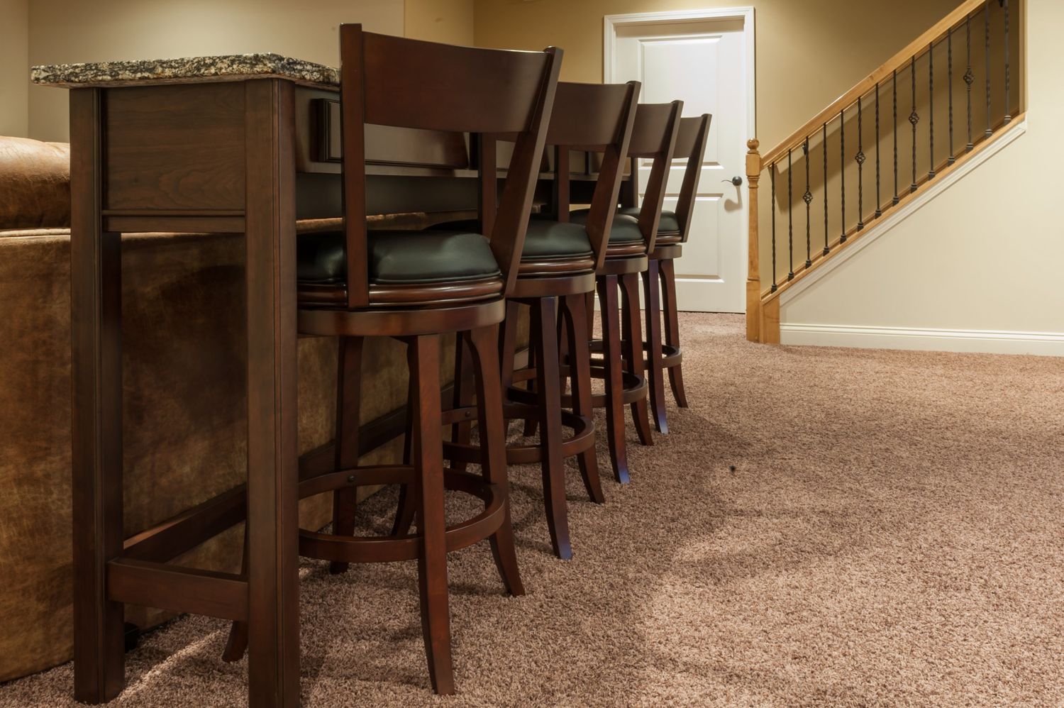20180425_PrairieWoodworks_LukeAnderson_HomeBasementBar-23