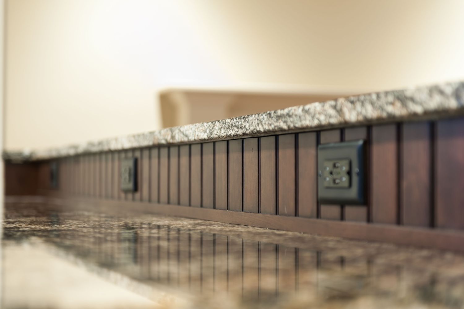 20180425_PrairieWoodworks_LukeAnderson_HomeBasementBar-30