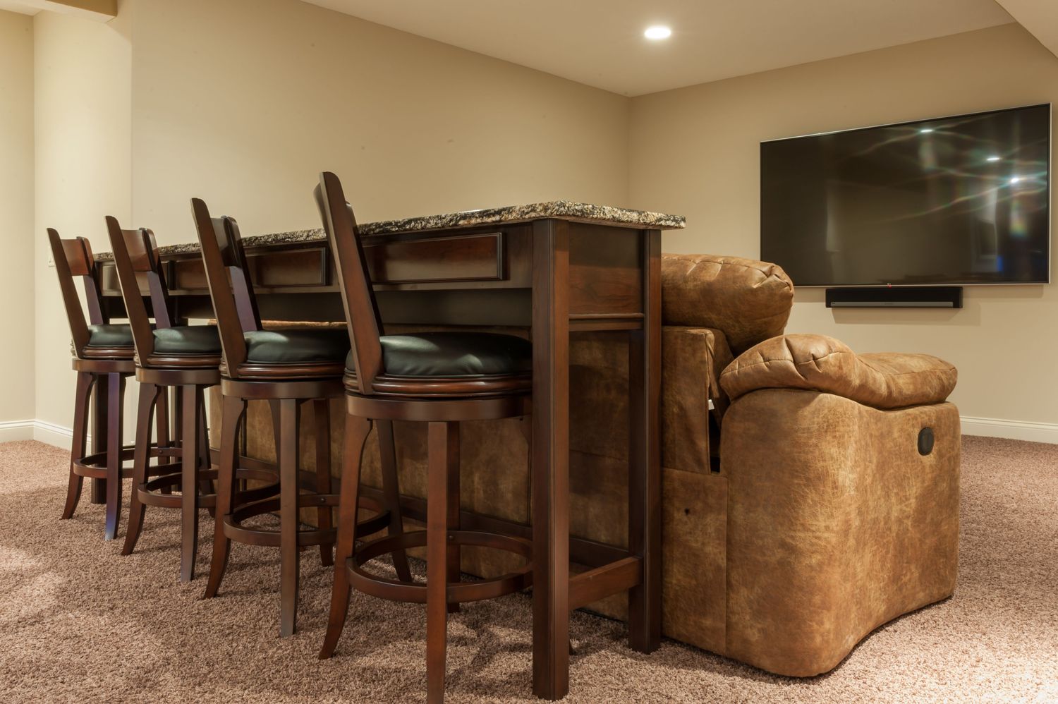 20180425_PrairieWoodworks_LukeAnderson_HomeBasementBar-24