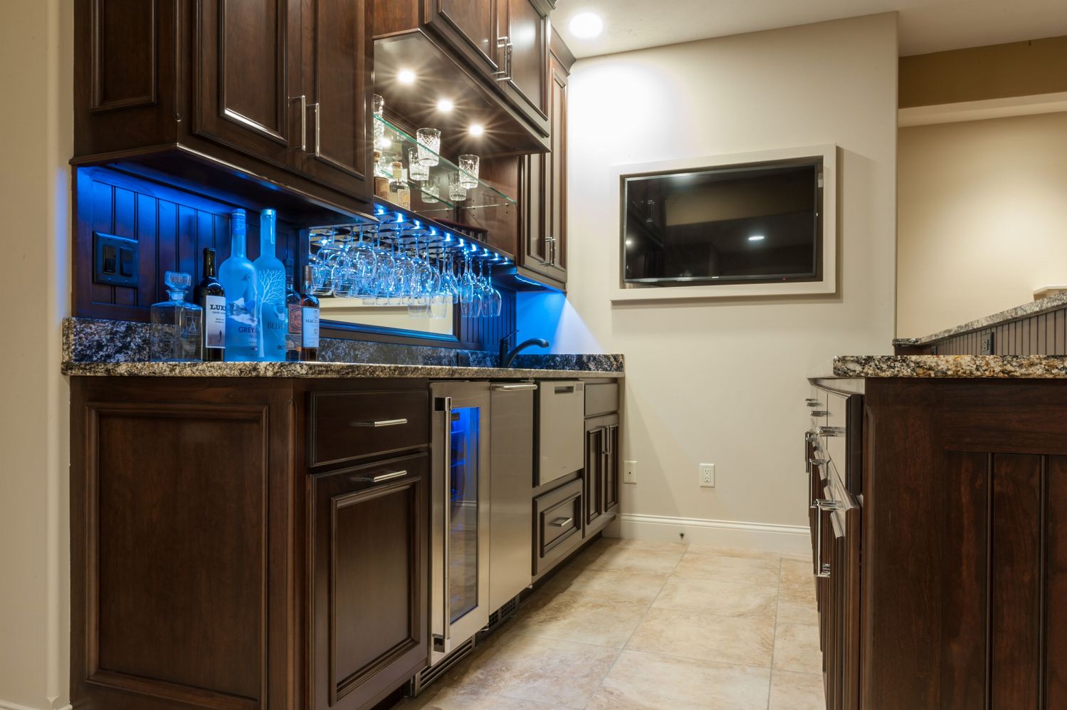 20180425_PrairieWoodworks_LukeAnderson_HomeBasementBar-27