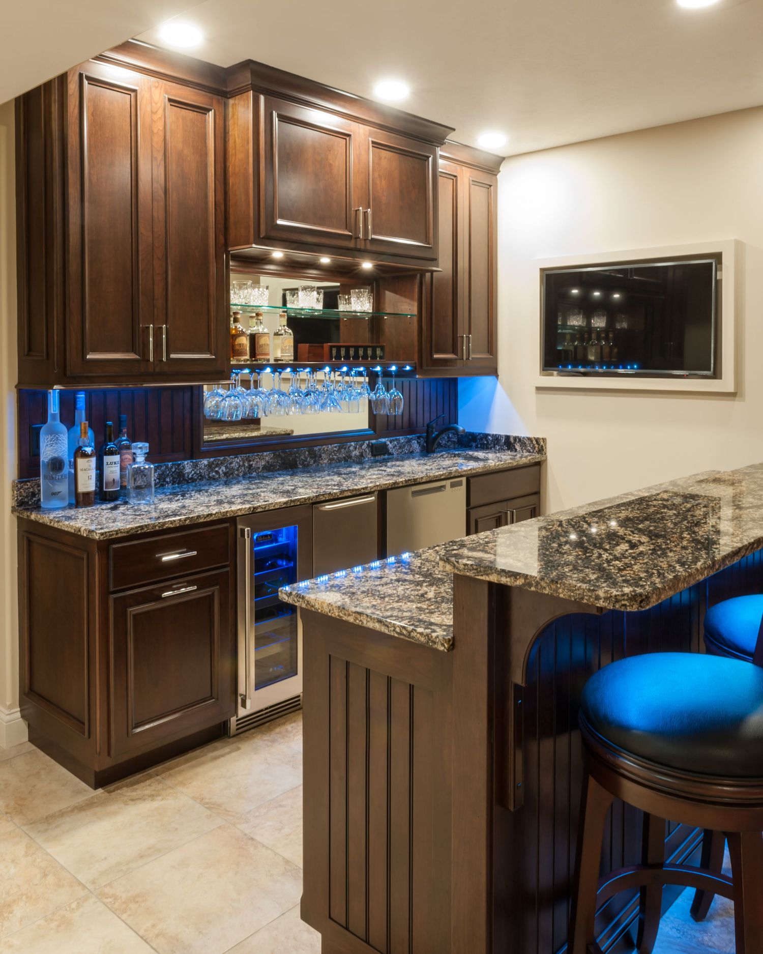 20180425_PrairieWoodworks_LukeAnderson_HomeBasementBar-32