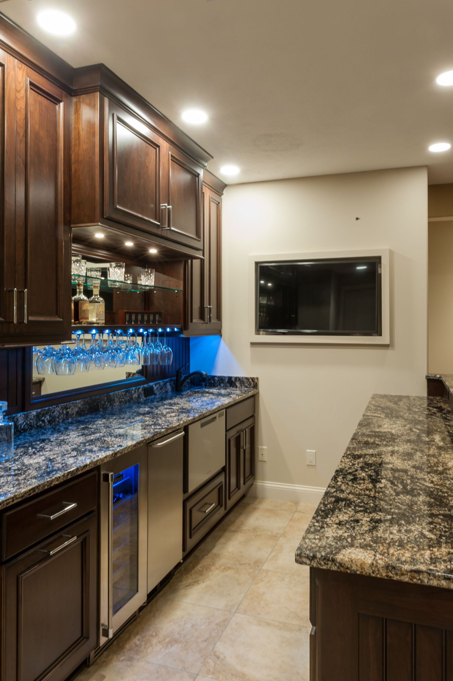 20180425_PrairieWoodworks_LukeAnderson_HomeBasementBar-33