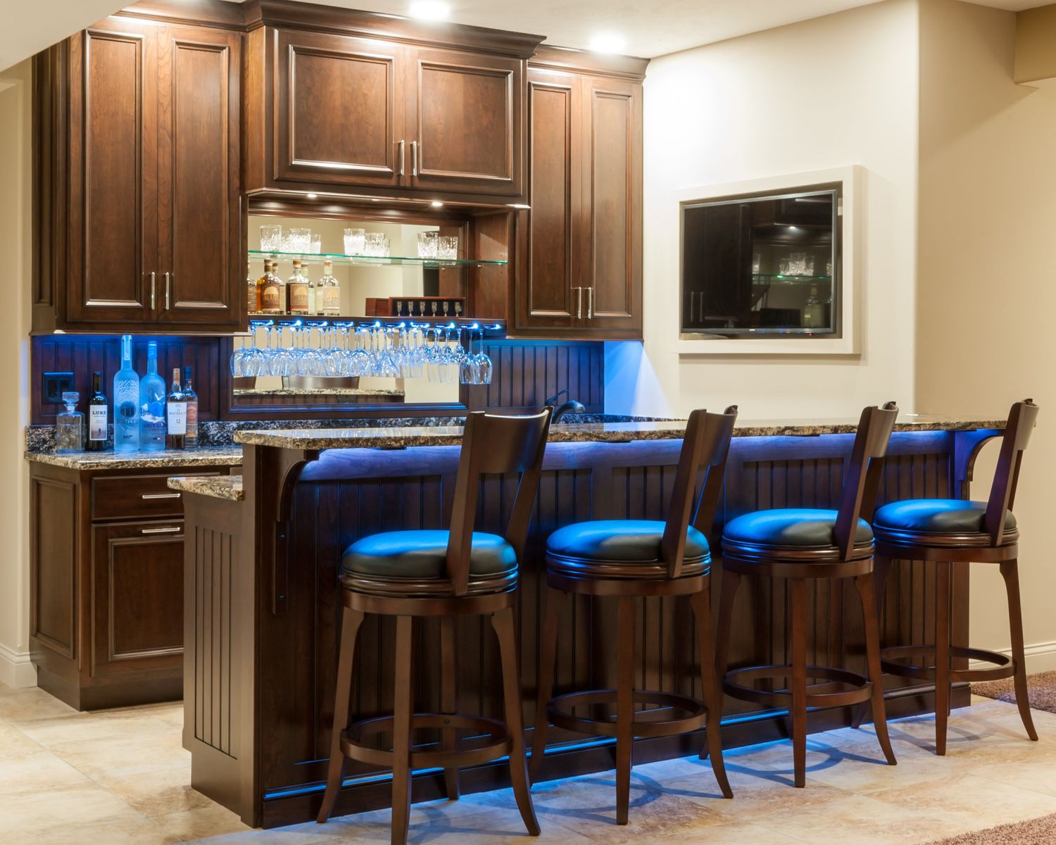 20180425_PrairieWoodworks_LukeAnderson_HomeBasementBar-36
