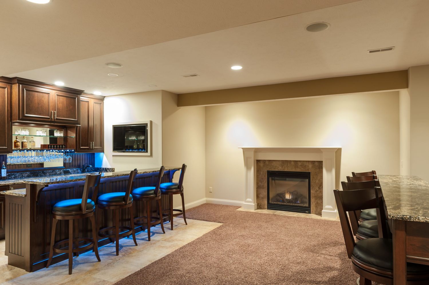 20180425_PrairieWoodworks_LukeAnderson_HomeBasementBar-8