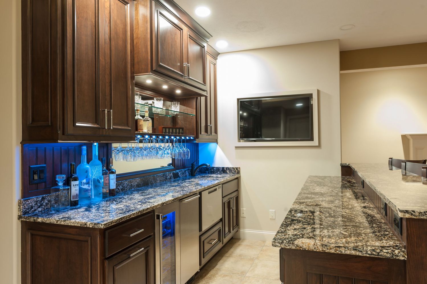 20180425_PrairieWoodworks_LukeAnderson_HomeBasementBar-10