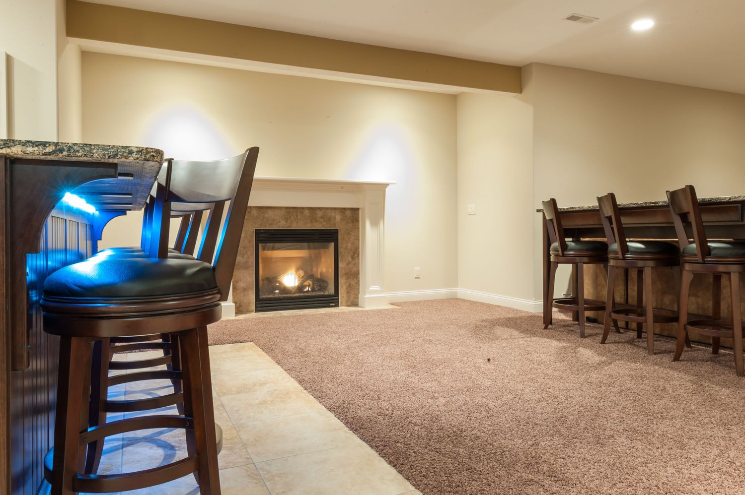 20180425_PrairieWoodworks_LukeAnderson_HomeBasementBar-26