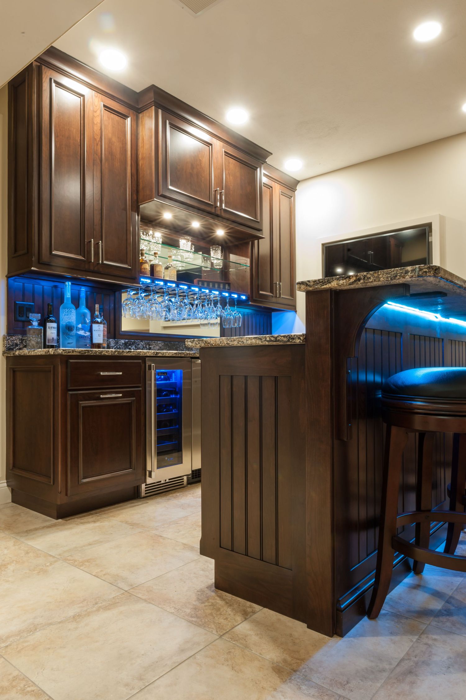 20180425_PrairieWoodworks_LukeAnderson_HomeBasementBar-38